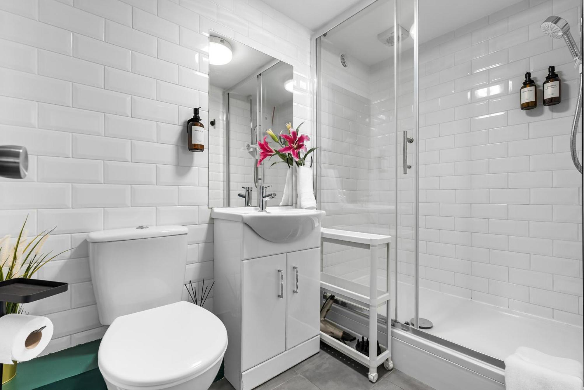 Chic 2 Bedroom Apartment Near Liverpool Street By Gold Stays Londres Extérieur photo